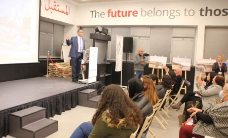 عكا : افتتاح معرض “العوده الى الماضي” للفنان التشكيلي العكي منير قزموز